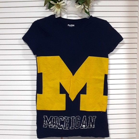 Michigan University T- Shirt - Picture 1 of 8